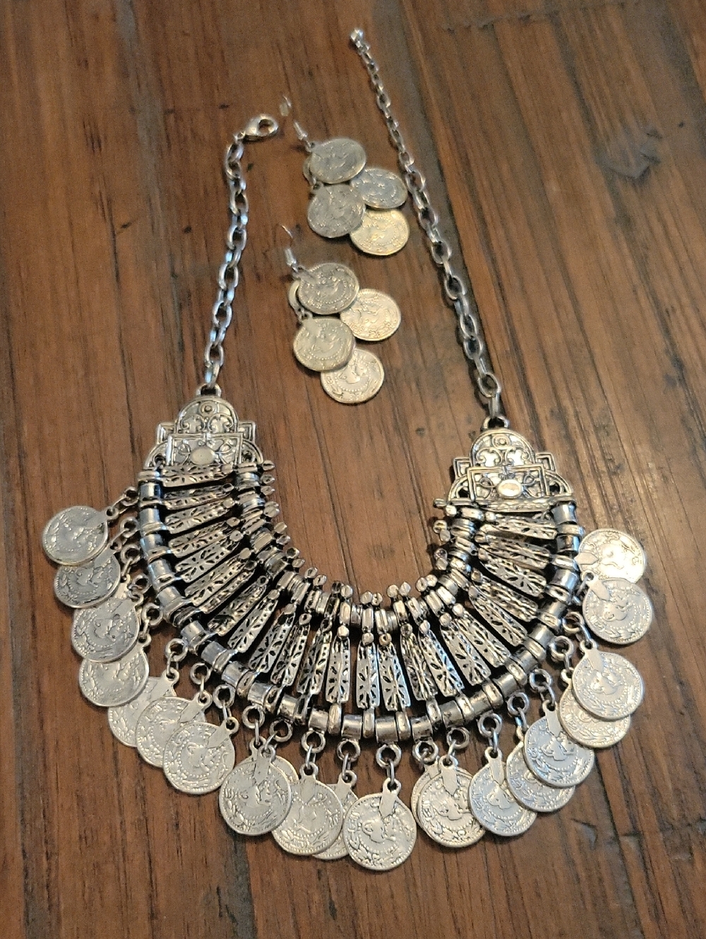 Vintage silver-toned coin bib necklace & matching Earrings - Picture 2 of 5